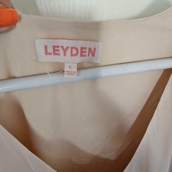 Leyden Ivory V-Neck Long-Sleeve Tie-Waist Dress Size L large - Picture 4 of 4
